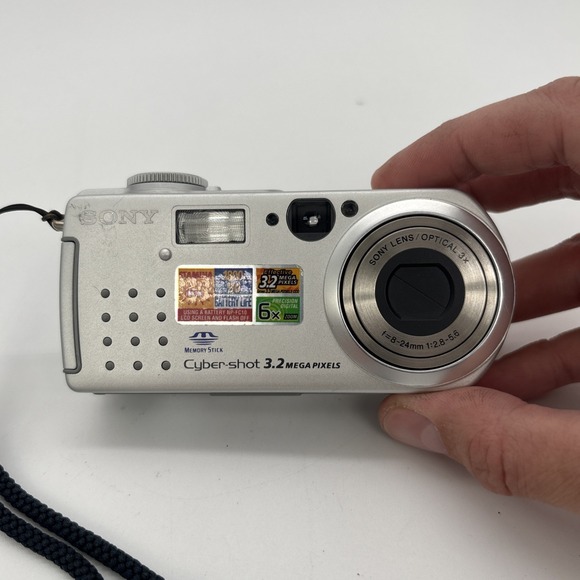 Sony Cyber-shot DSC-P5 Digital Camera Compact Tested Functional W/ Memory Card - Picture 2 of 12
